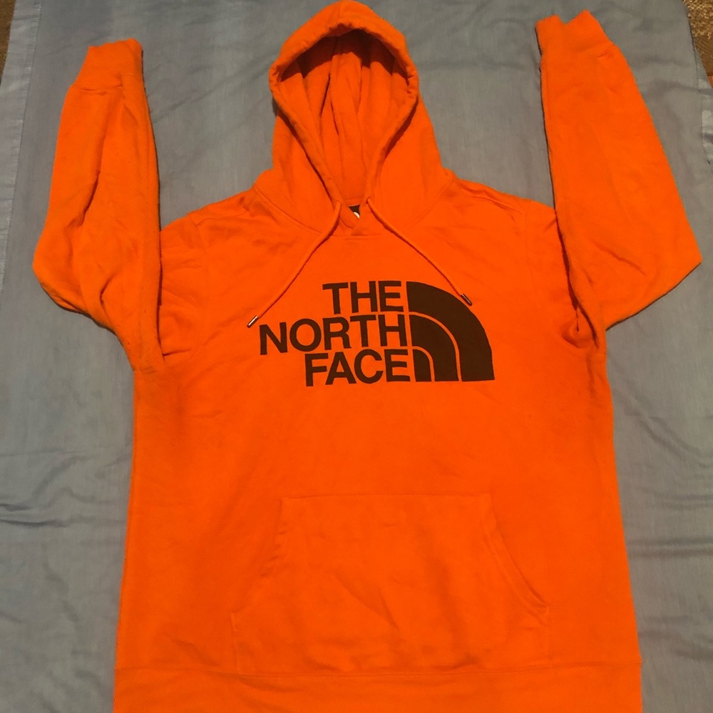 The North face awesome men’s size medium hoodie
